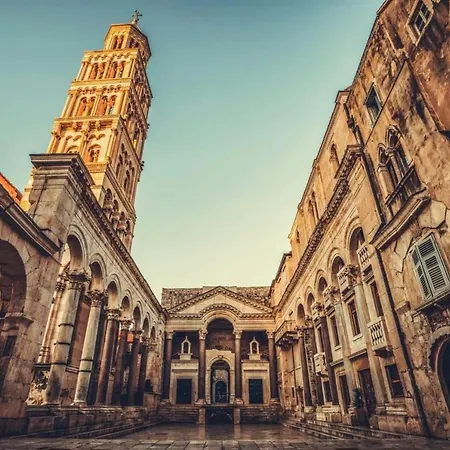 Luce * Split