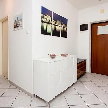 Luce Apartment *